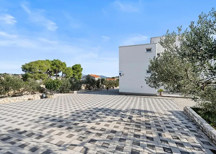 Apartment 1 Bedroom In