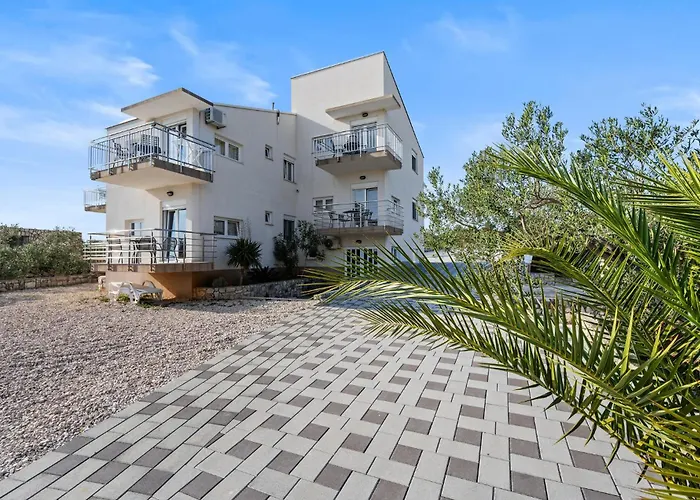 1 Bedroom In Apartment Jezera