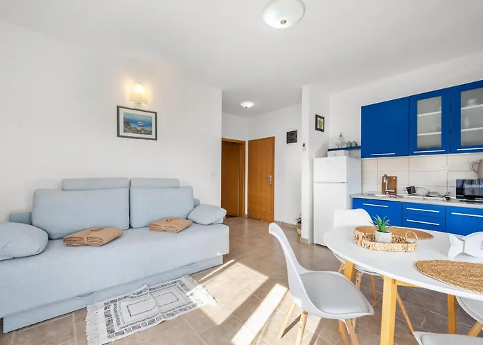 Apartment 1 Bedroom In Jezera
