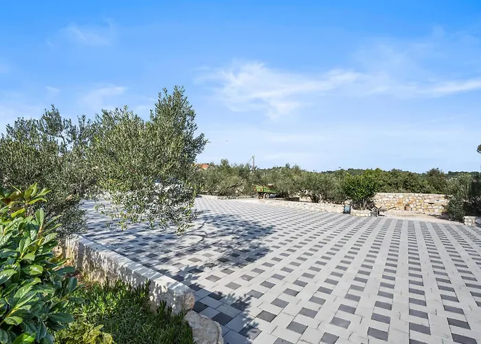 1 Bedroom In Apartment Jezera